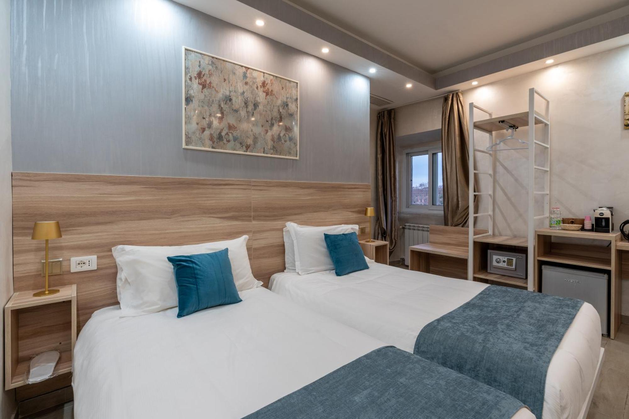Leone D'Oro Guesthouse - Close To Piazza Vittorio Рим Екстер'єр фото