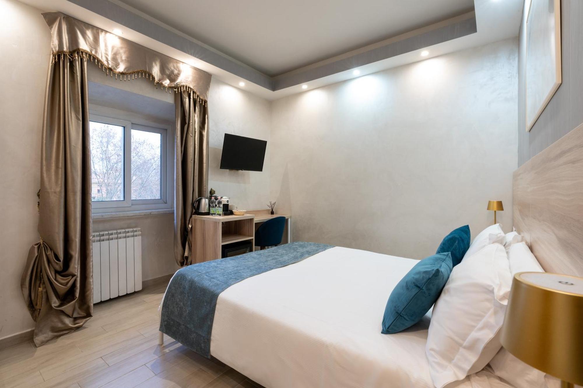 Leone D'Oro Guesthouse - Close To Piazza Vittorio Рим Екстер'єр фото