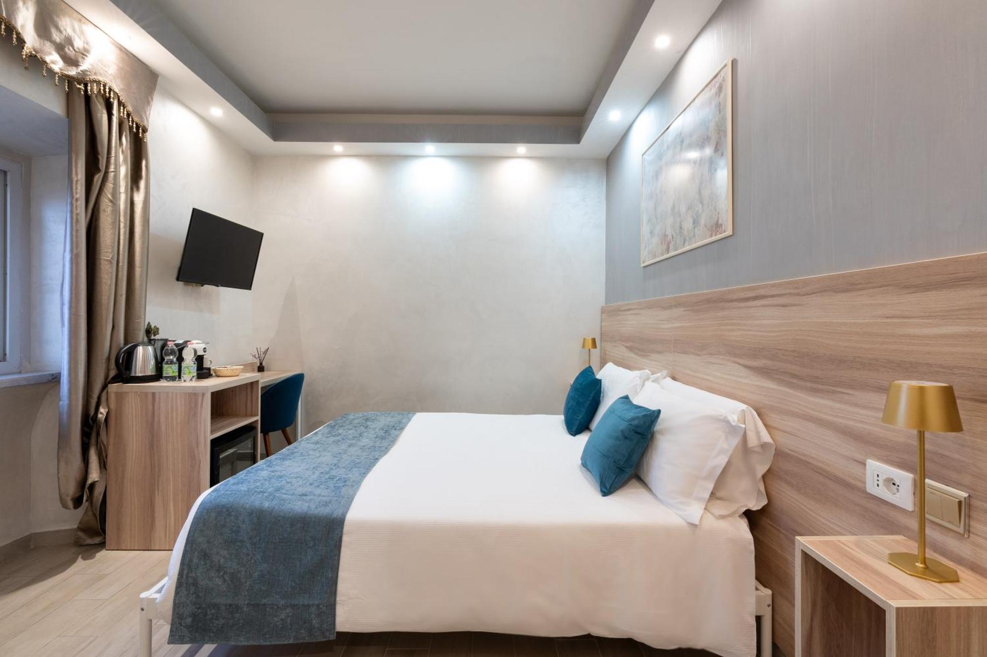 Leone D'Oro Guesthouse - Close To Piazza Vittorio Рим Екстер'єр фото