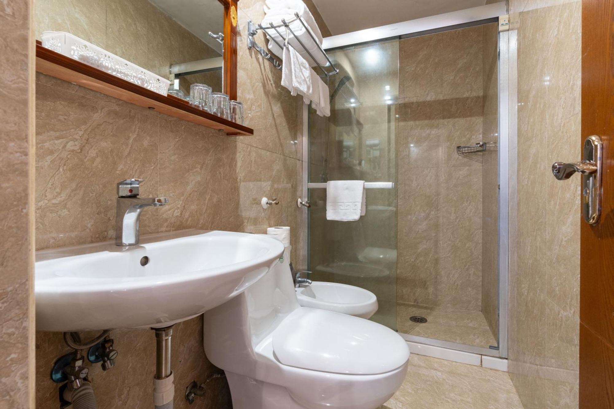 Leone D'Oro Guesthouse - Close To Piazza Vittorio Рим Екстер'єр фото